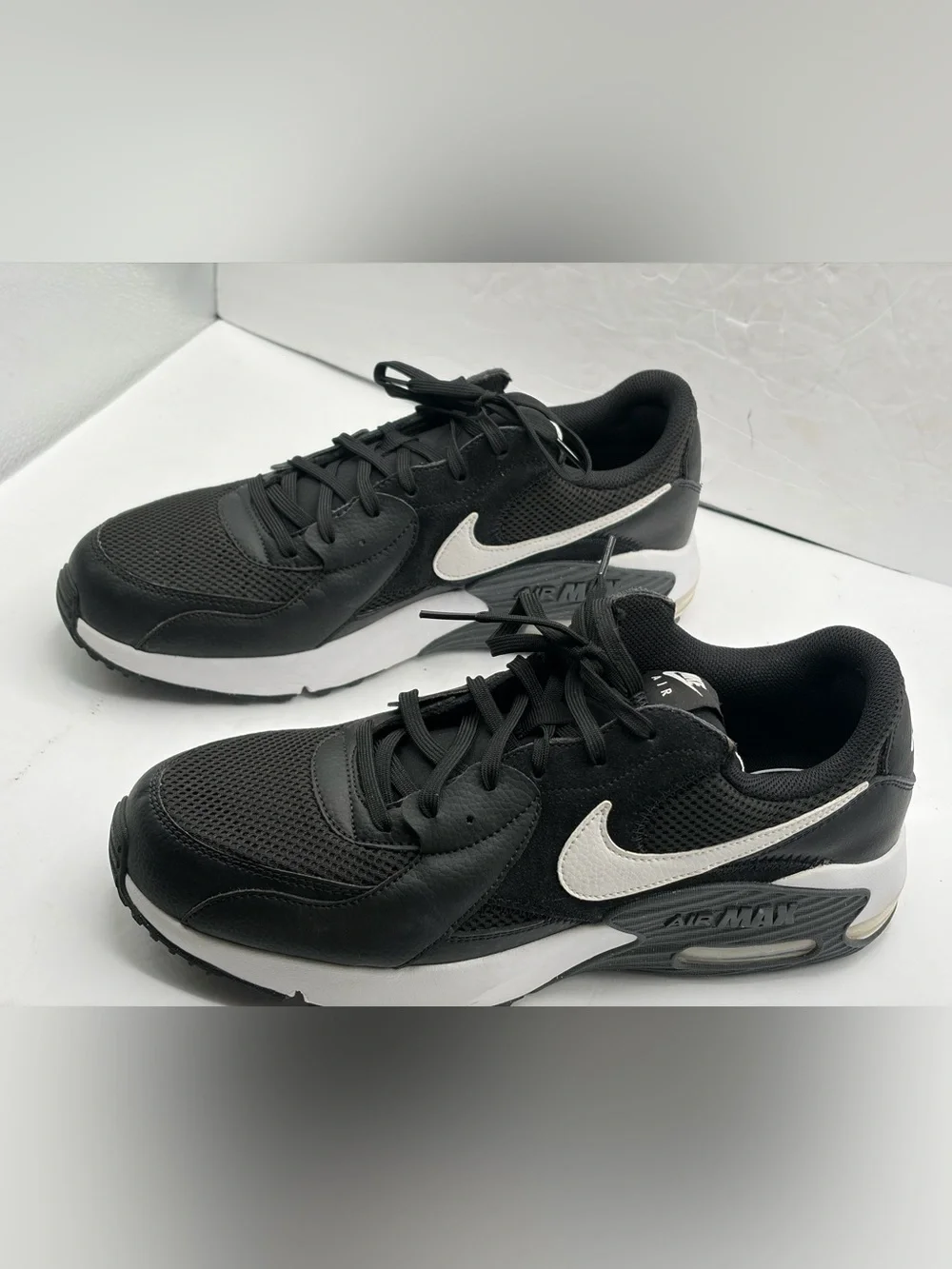 Nike Air Max Excee Sneakers Black And White Size 11 Medium Width Men’s Sneaker